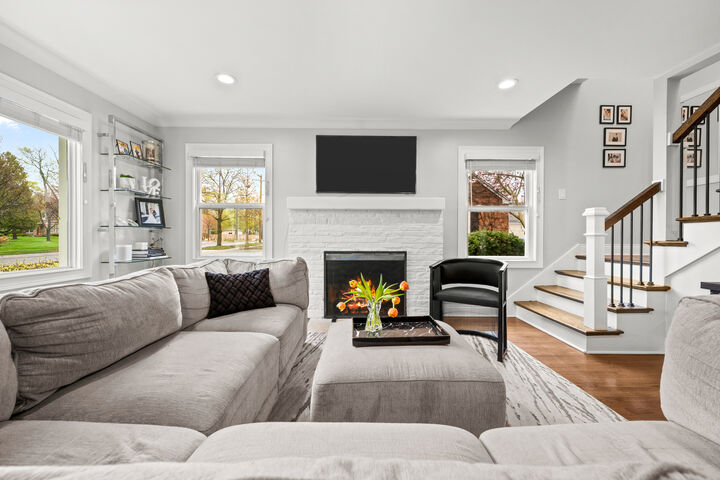 Property Photo:  1015 Hazel Avenue  IL 60015 