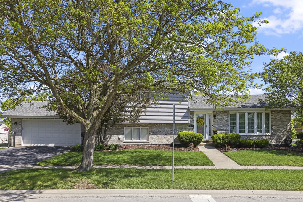 Property Photo:  17028 Redwood Court  IL 60487 