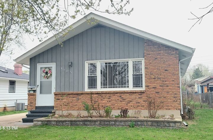 Property Photo: 1105 Assell Avenue IL 60505