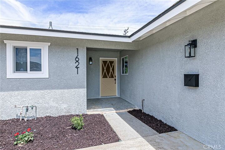Property Photo:  1621 W Pine  CA 93436 