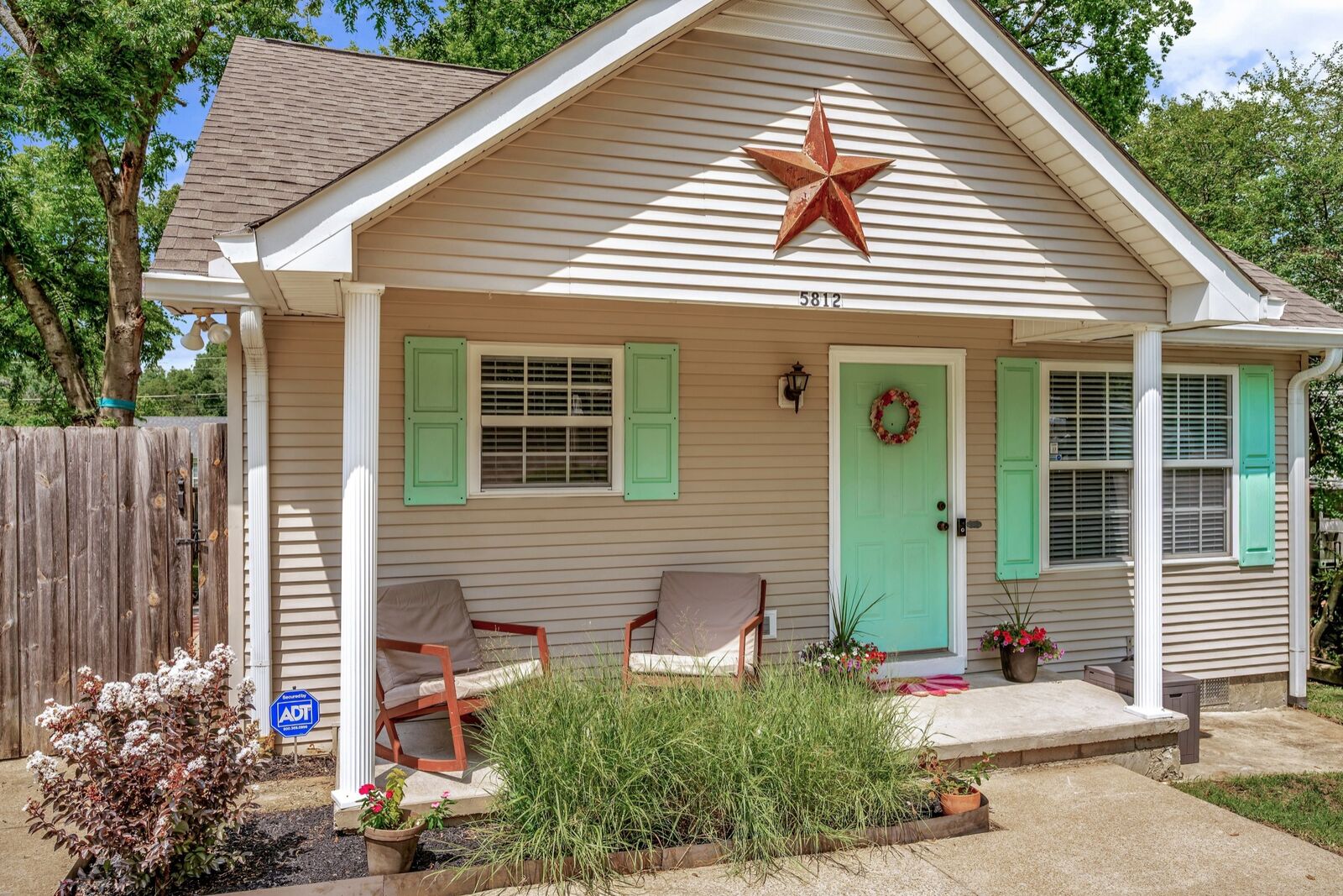 Property Photo:  5812 Leslie Ave  TN 37209 