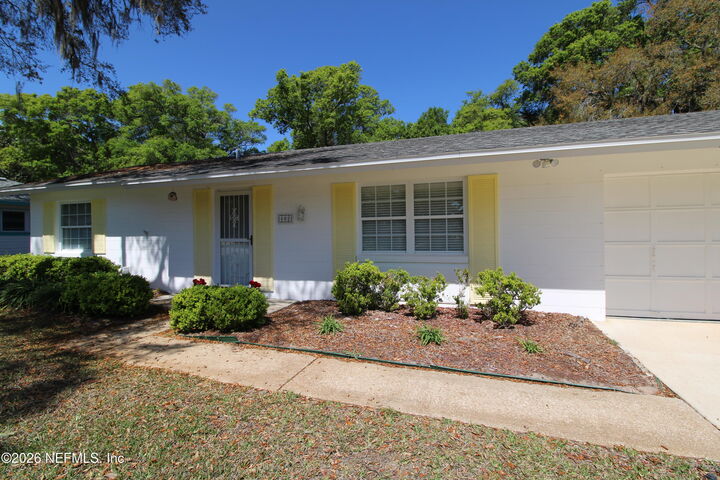 Property Photo:  402 Casuarina Circle  FL 32086 