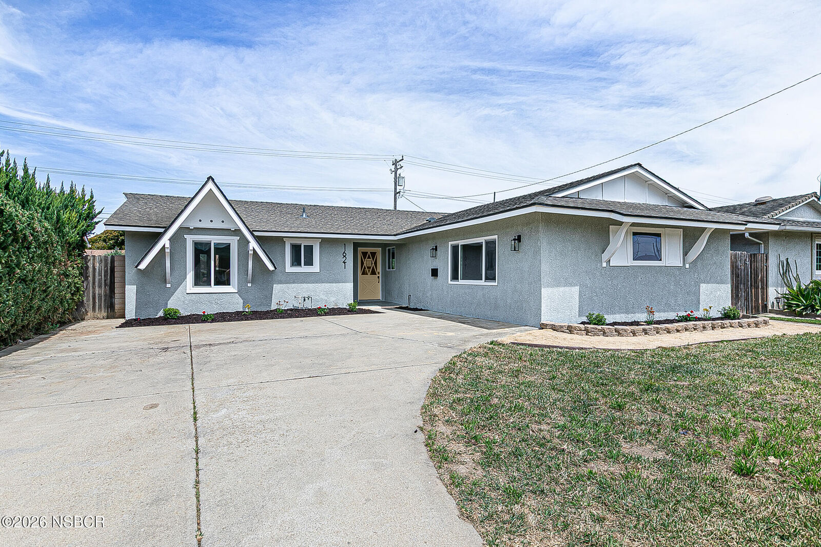 Property Photo:  1621 W Pine Avenue  CA 93436 
