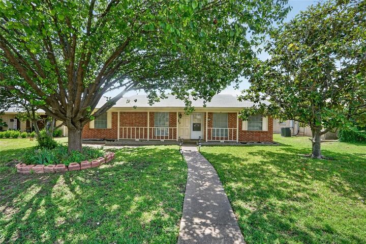 Property Photo:  2014 Powderhorn  TX 75044 