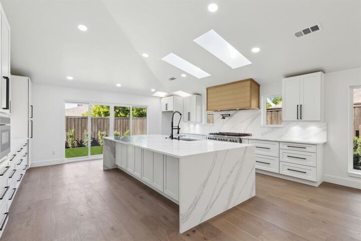 Property Photo:  1109 Kenshire Lane  TX 75081 