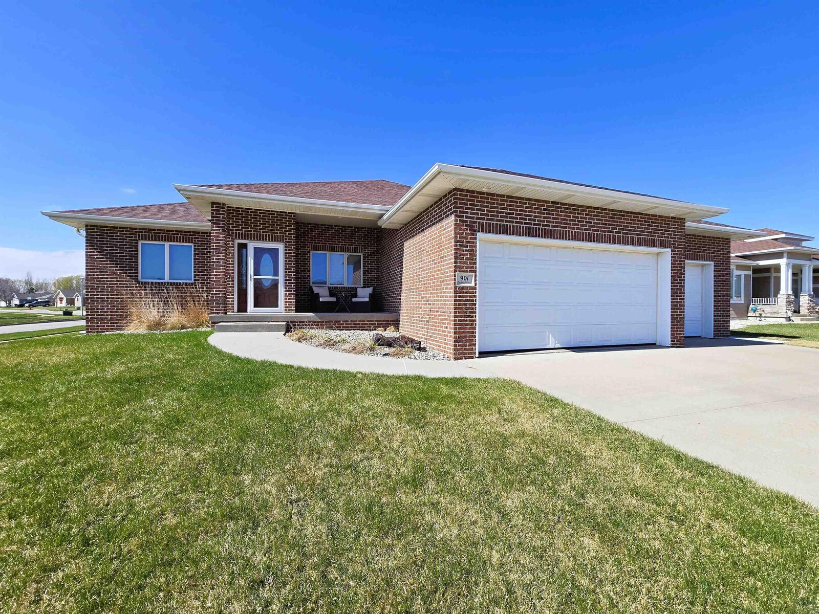 Property Photo: 901 Rockwood Ct IA 51054