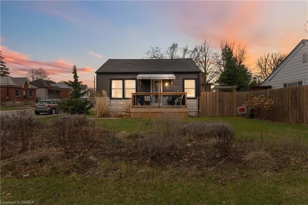 Photo de la propriété:  213 Elgin Street  ON N3S 5A7 