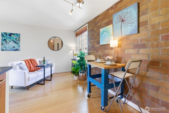 Property Photo:  905  Cherry Street 306  WA 98104 