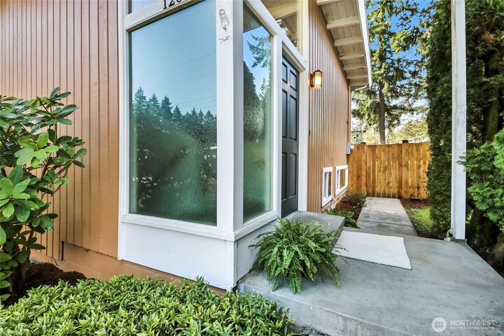 Property Photo: 12635 SE 54th Street WA 98006