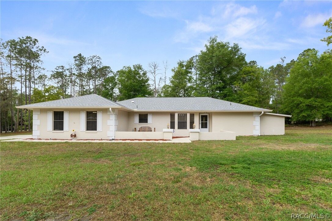 Property Photo: 9000 SW 206th Court Road FL 34431