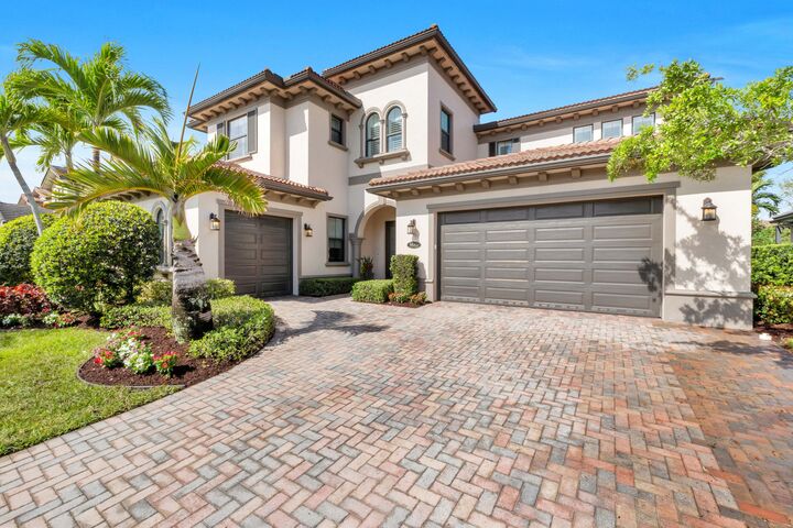 Property Photo: 8685 Watercrest Circle W FL 33076