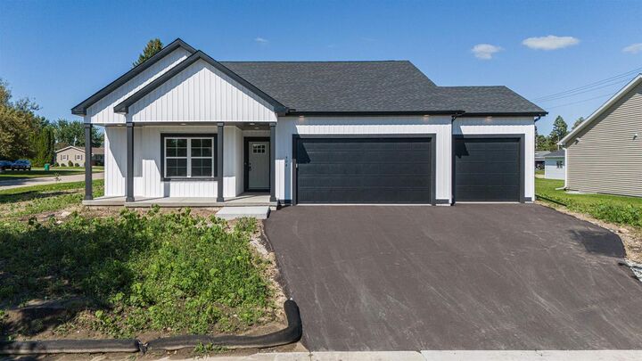 Property Photo: 504 Village Lane WI 54971