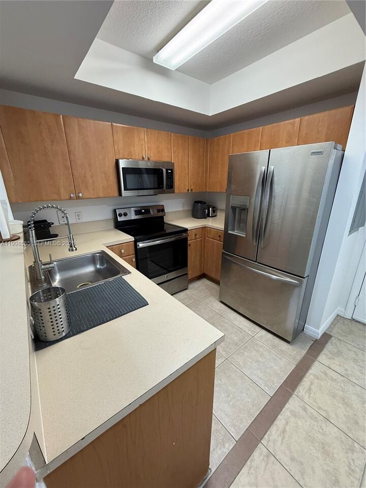 Property Photo:  119 SW 6th Ave 405  FL 33130 