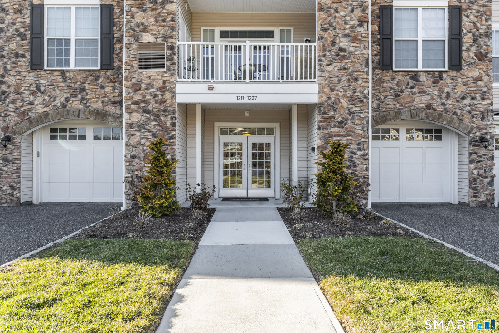 Property Photo:  1211 Brookside Court 1211  CT 06470 