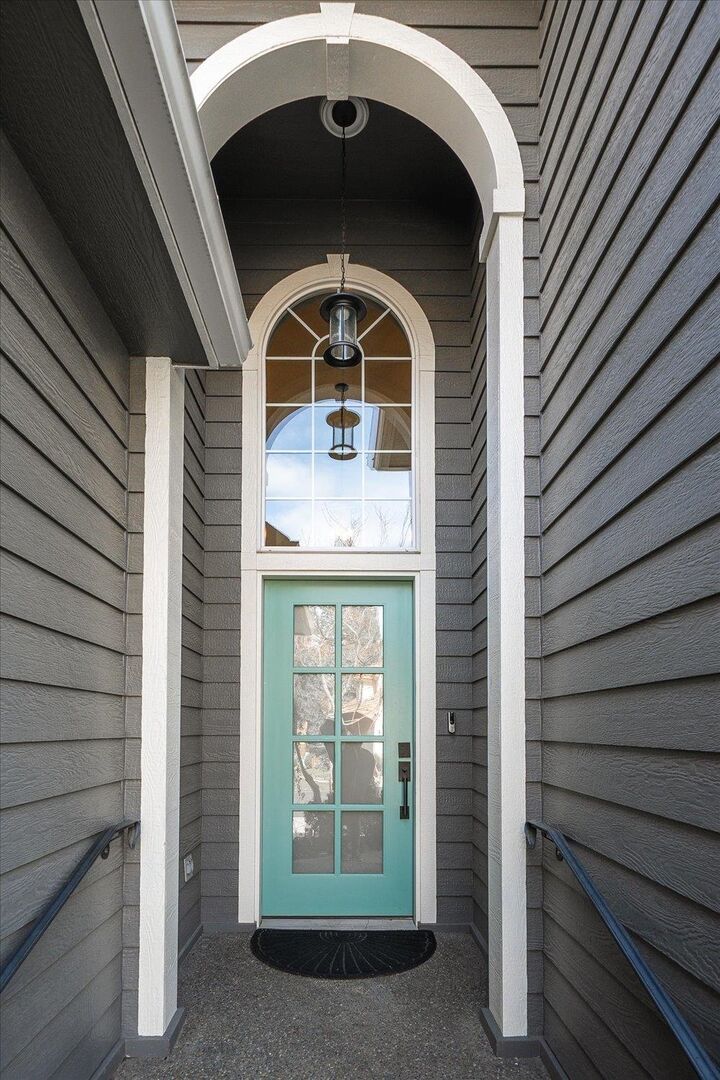 Property Photo:  2089 S Parkwood Cir  WA 99223 