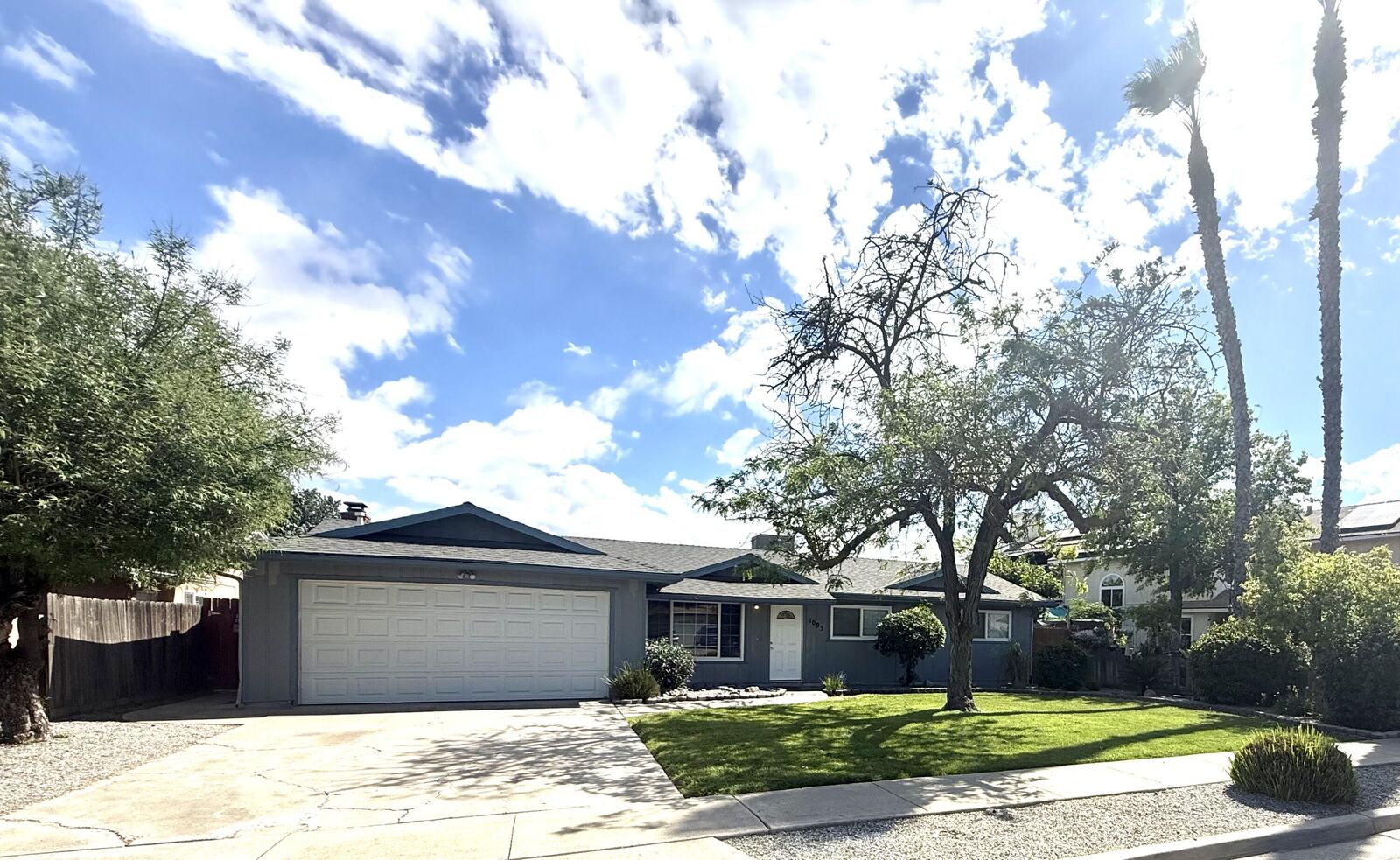 Property Photo:  1093 Raymond Road  CA 93230 