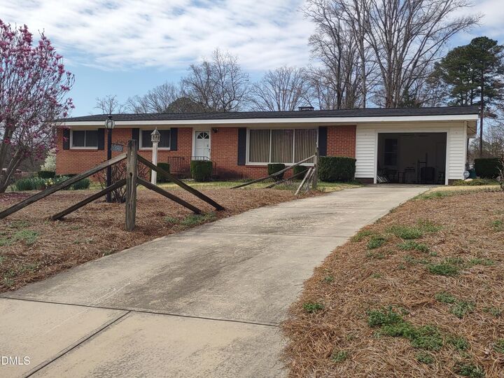 Property Photo:  204 Kirvin Court  NC 27545 