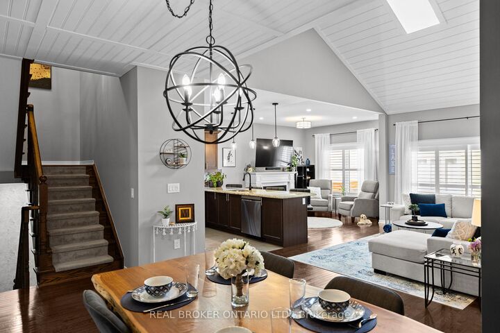 Property Photo: 3321 Beach Club Boulevard ON L3V 0E1