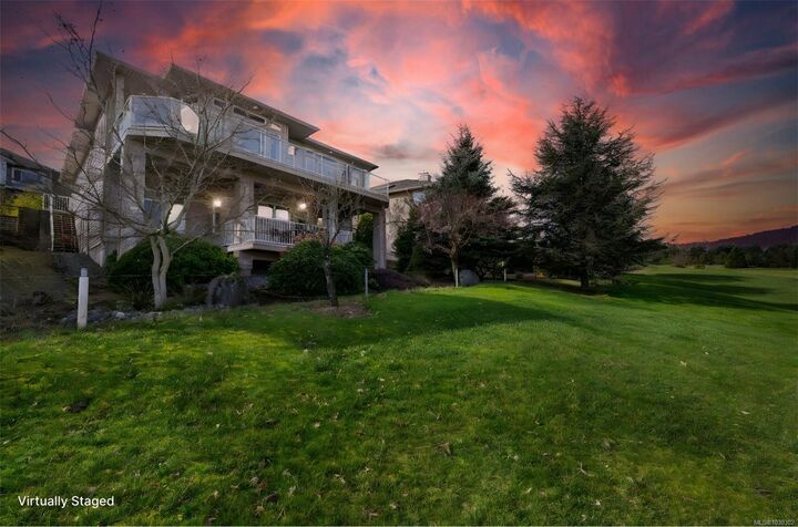 Property Photo: 721 Country Club Dr BC V0R 1L1