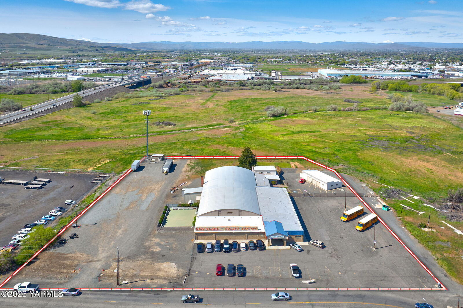 Property Photo:  2506 Old Town Rd  WA 98903 