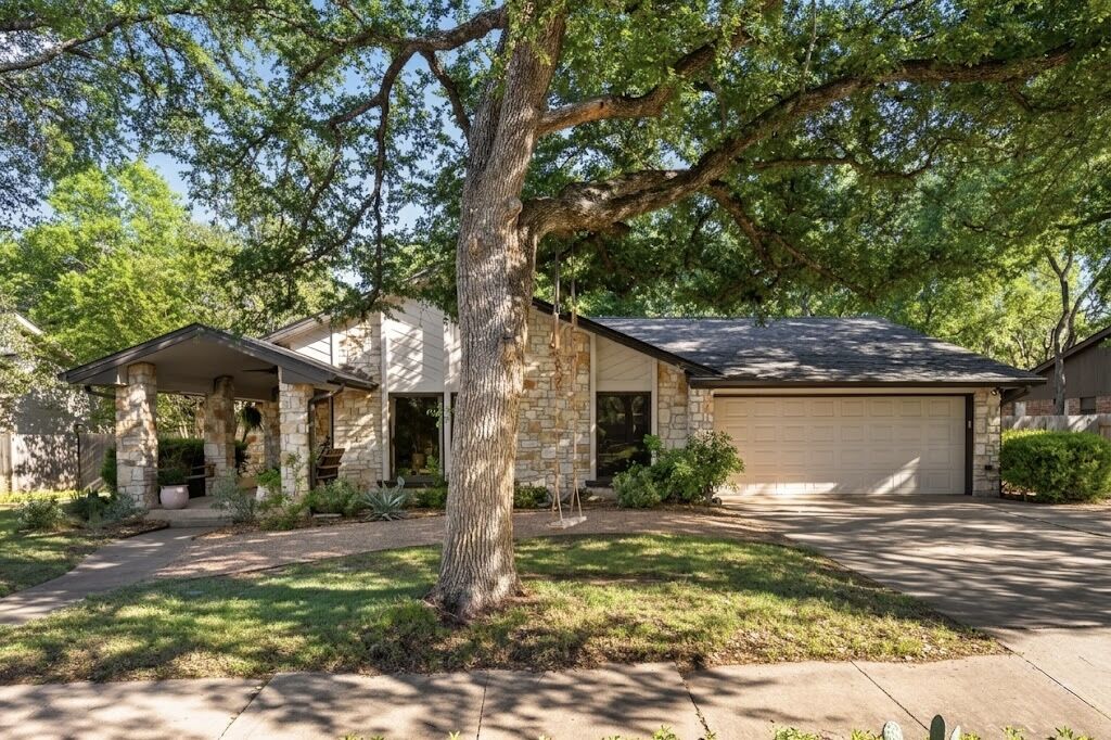 Property Photo:  10405 Mourning Dove Drive  TX 78750 