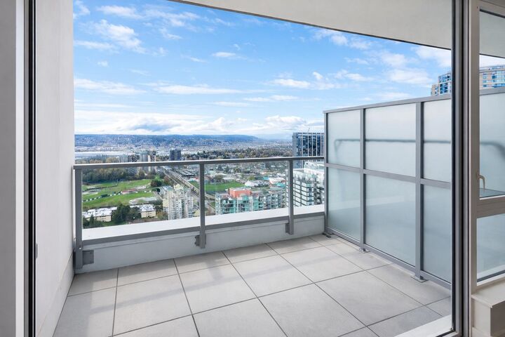 Property Photo: 13350 Central Avenue 3503 BC V3T 0S1