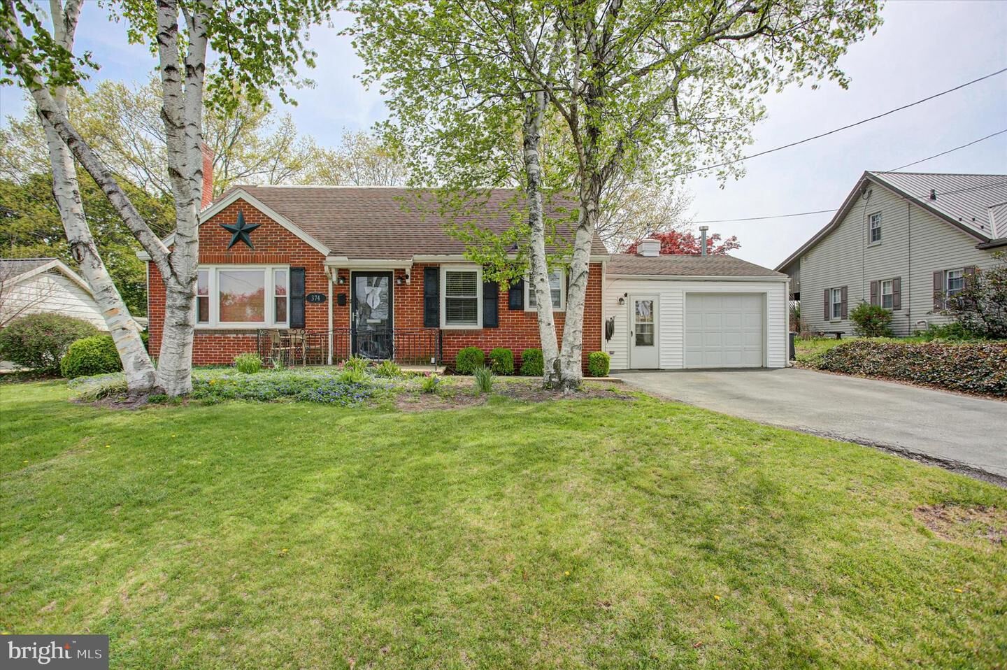 Property Photo:  374 Glen Street  PA 17201 