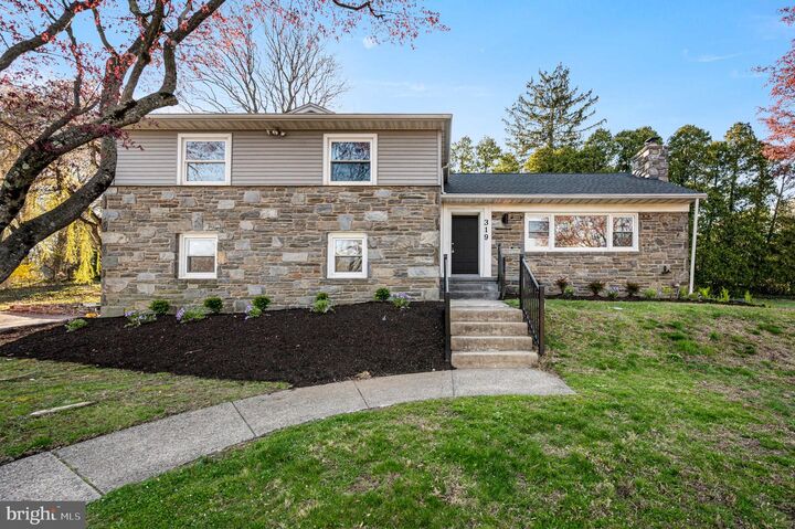 Property Photo:  319 Crestview Circle  PA 19063 