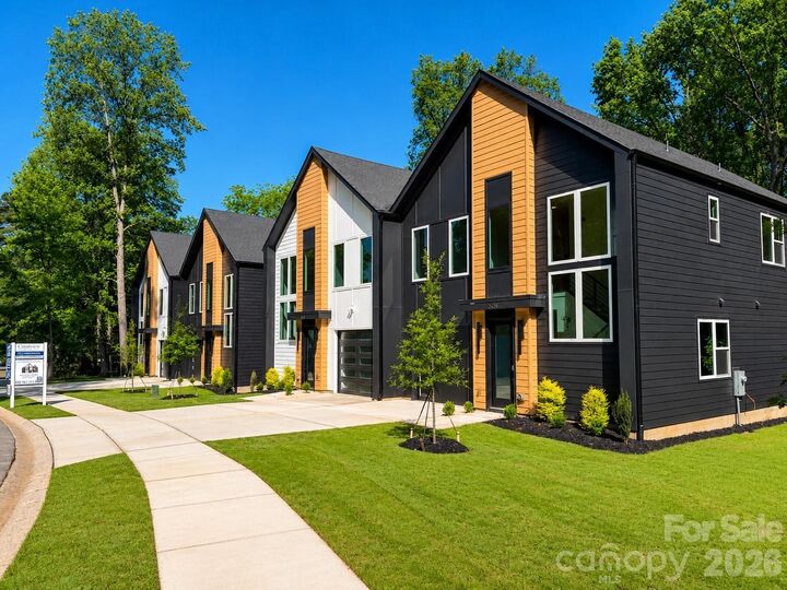 Property Photo:  2412 Crestview Drive  NC 28216 