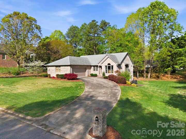 Property Photo: 406 Vincent Court NC 28146