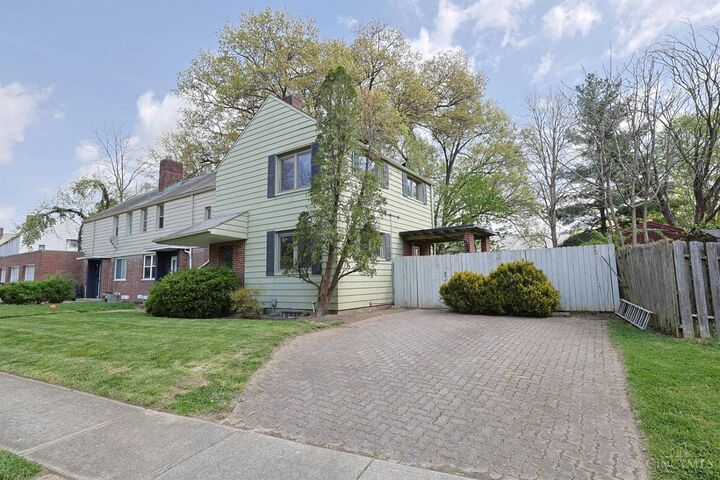 Property Photo:  22 Avenell Lane  OH 45218 