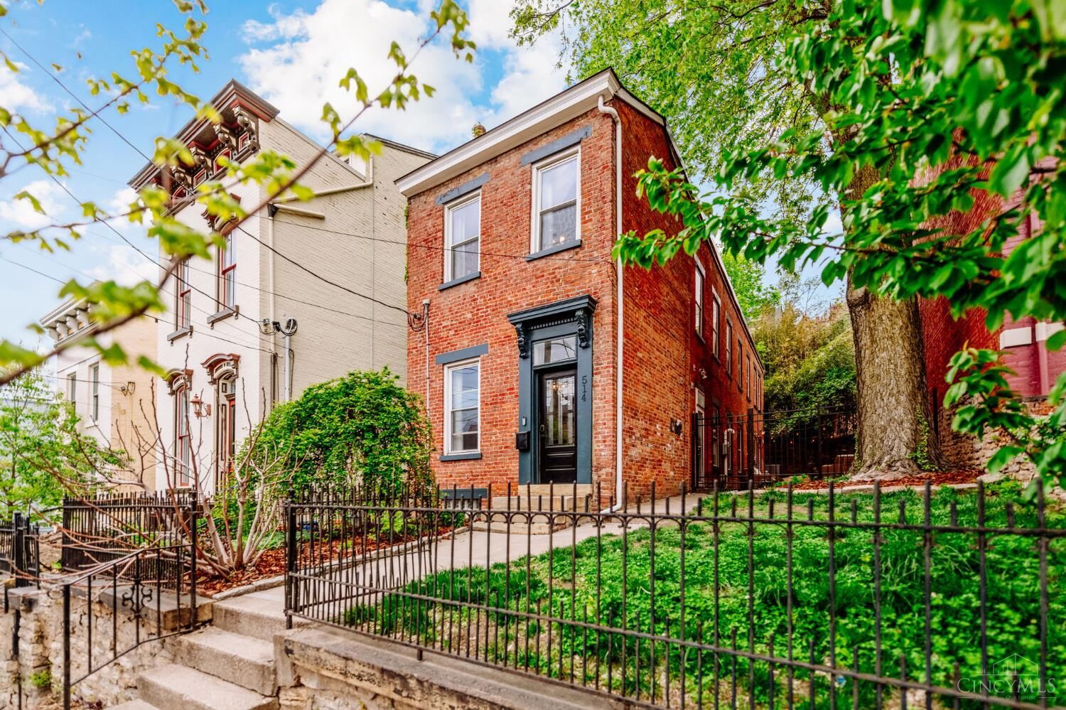 Property Photo:  514 Liberty Hill  OH 45202 