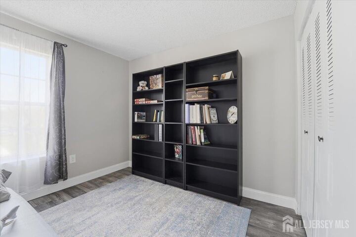 Property Photo:  63 Amberly Court  NJ 08823 