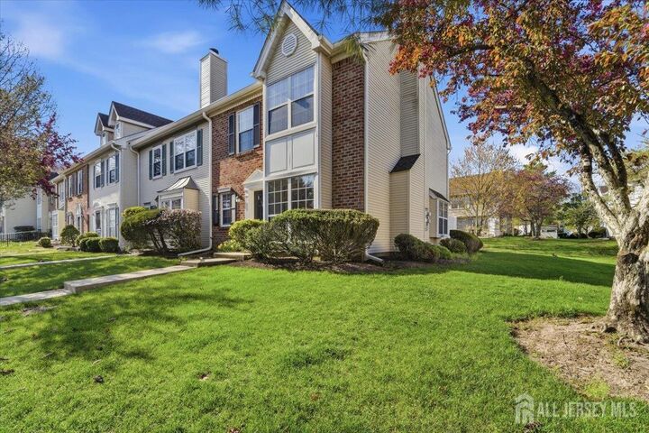 Property Photo:  63 Amberly Court  NJ 08823 