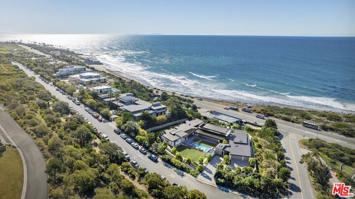 Property Photo: 11624 Ellice St CA 90265