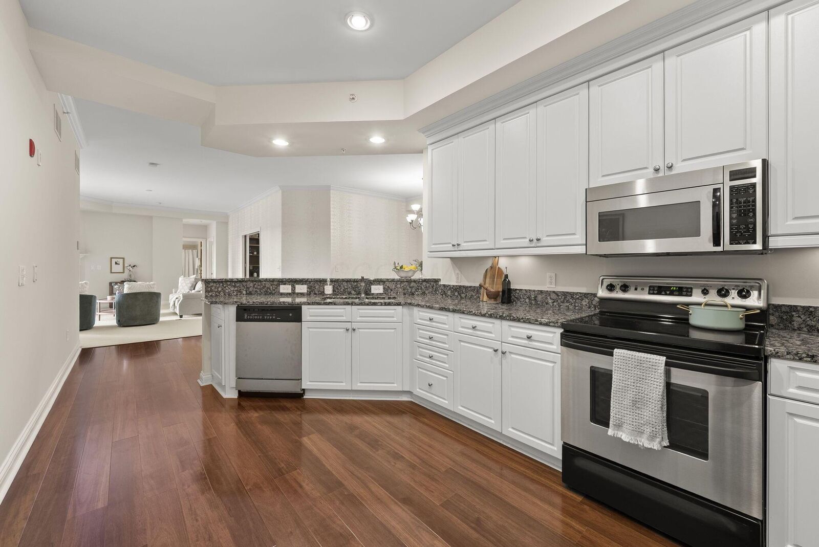 Property Photo:  5745 Newbank Circle  OH 43017 