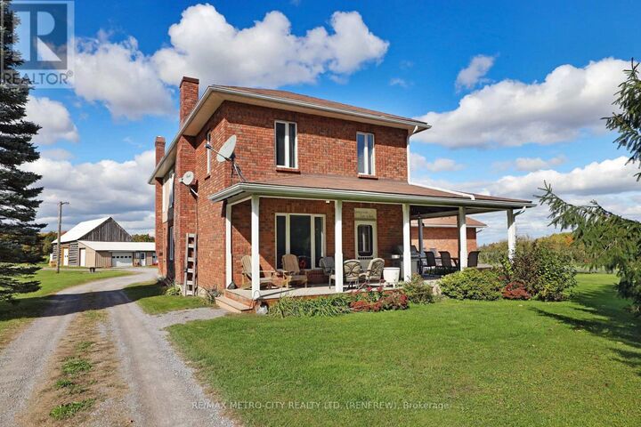 704 Clifford Side Road — photo 1