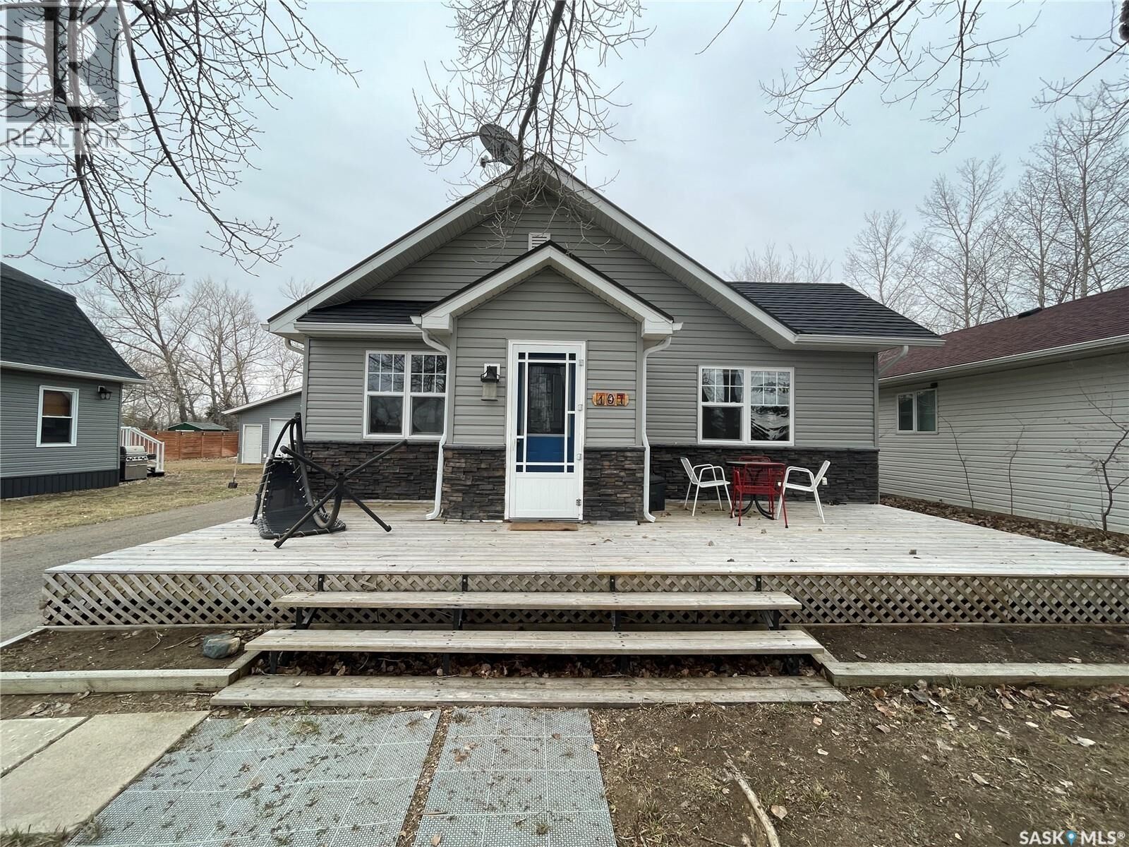 Property Photo:  107 Mistusinne Street  SK S0H 1J0 