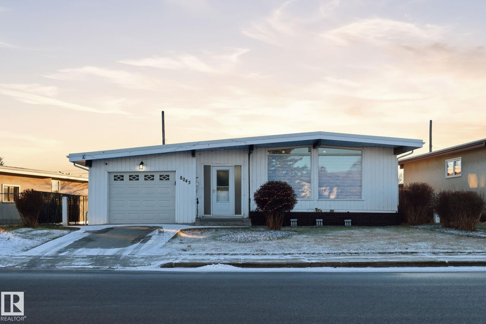 Property Photo: 8043 135 Avenue NW AB T5C 2H3