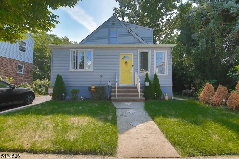 Property Photo:  433 Ainsworth St  NJ 07036 