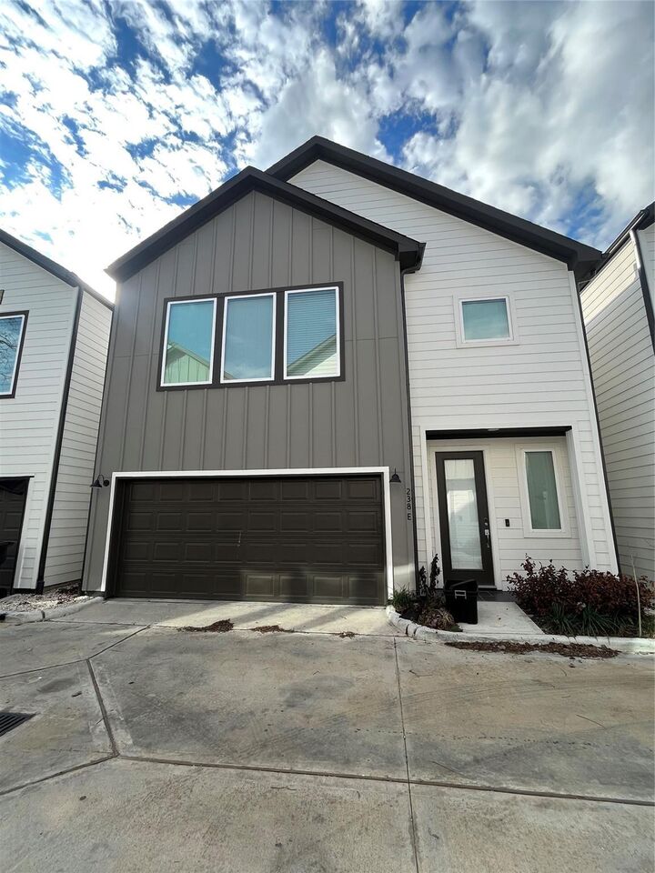 Property Photo:  238 Julia Street E  TX 77022 