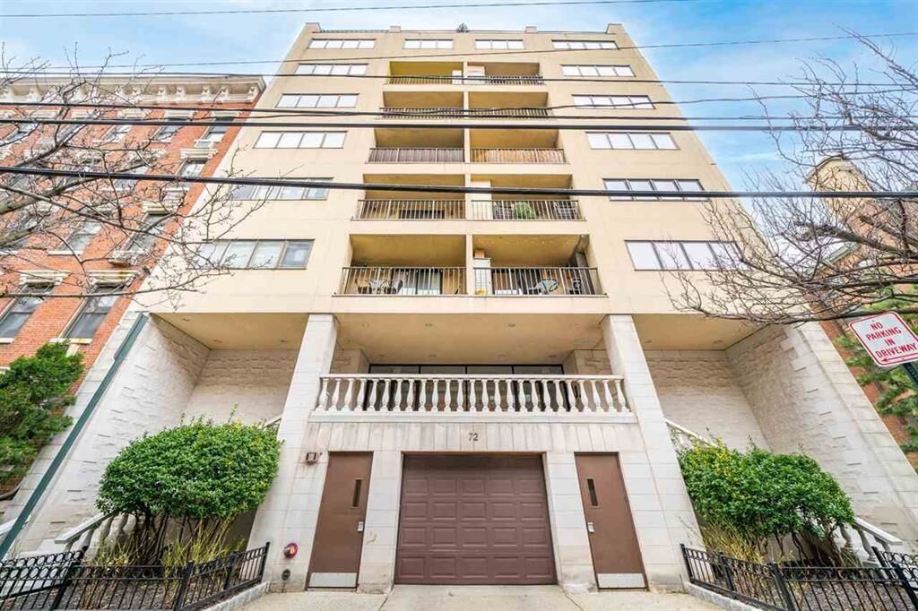 Property Photo:  72 Park Ave 6A  NJ 07030 