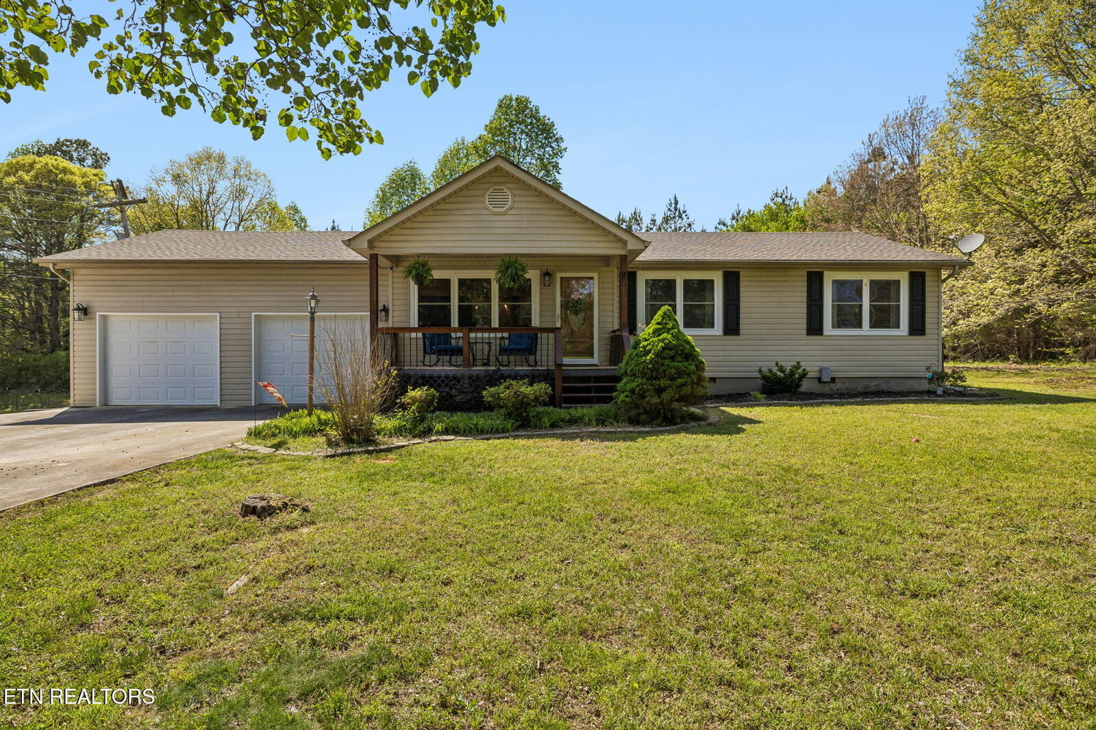 Property Photo:  1107 County Road 181  TN 37322 