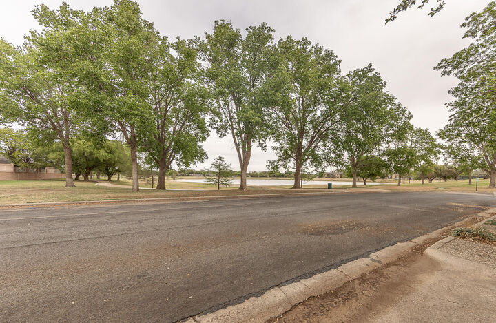 Property Photo:  3207 64th Street  TX 79413 