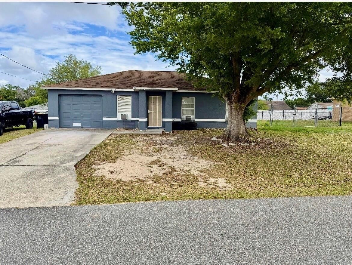Property Photo: 207 Lily Pad Rd FL 33839
