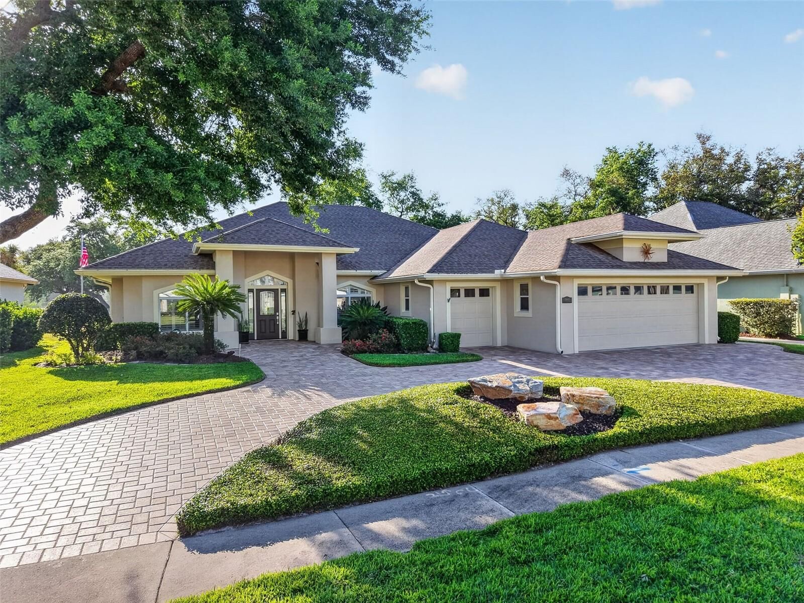 Property Photo:  1880 Edgewater Drive  FL 32757 