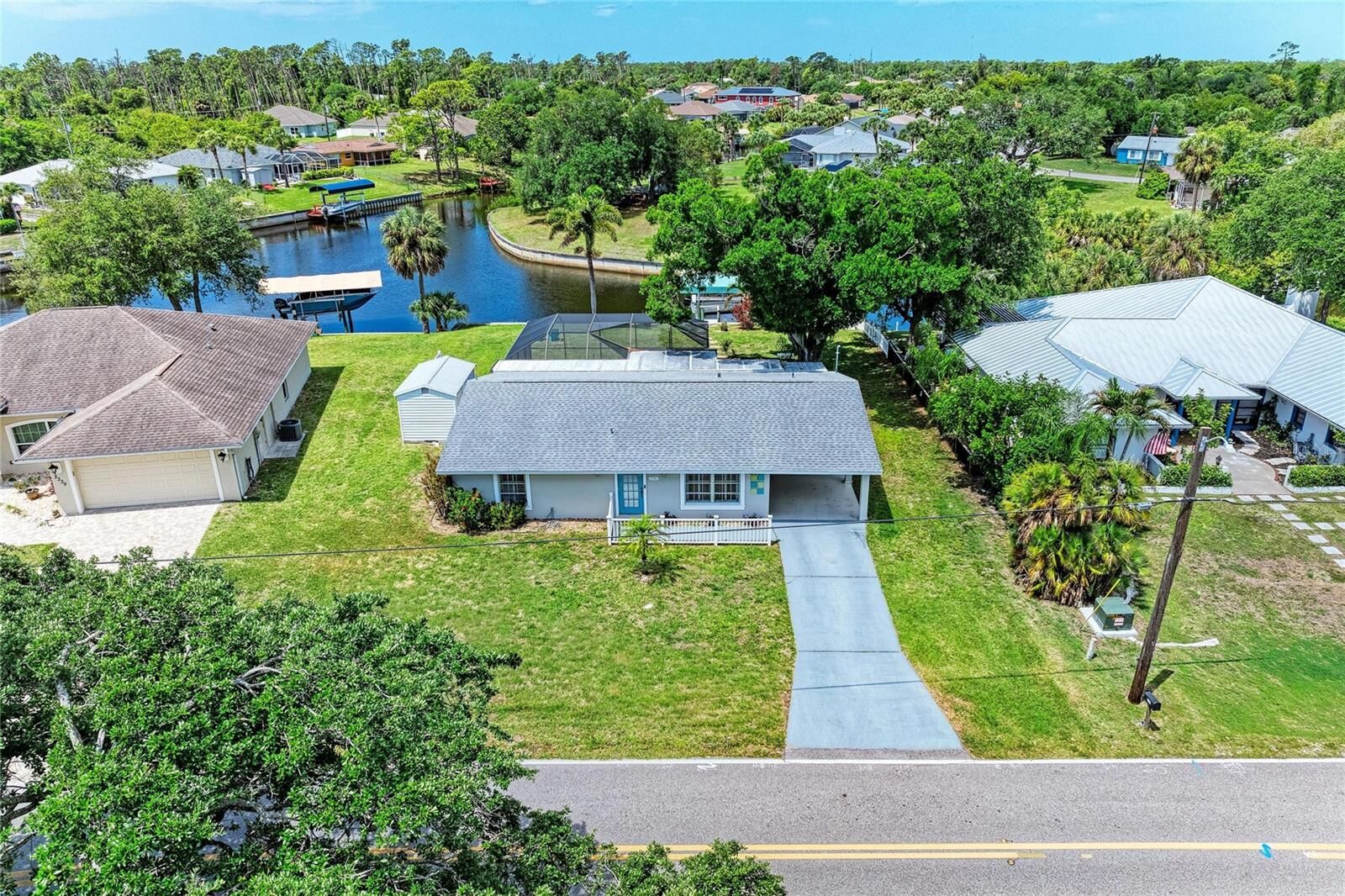 Property Photo:  2331 Cannolot Boulevard  FL 33948 