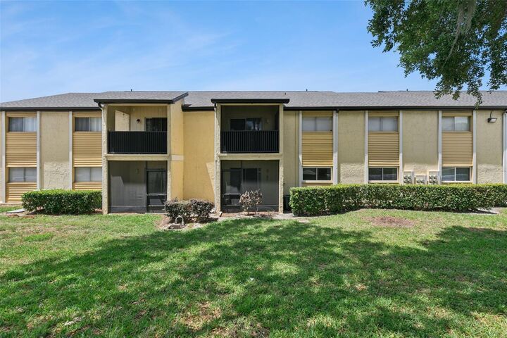 Property Photo:  900 Lake Destiny Road B  FL 32714 