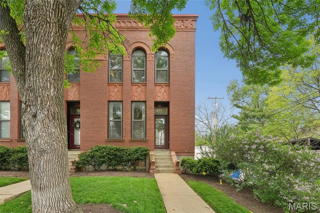 Property Photo: 23 N Boyle Avenue MO 63108