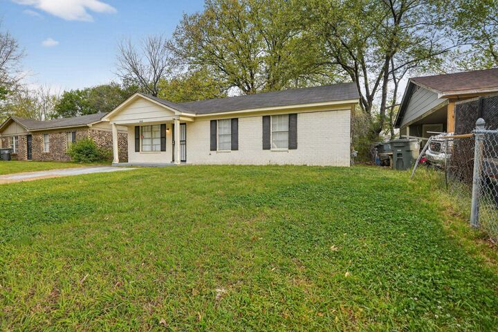 Property Photo: 3452 Dobbin Ferry Ave TN 38118